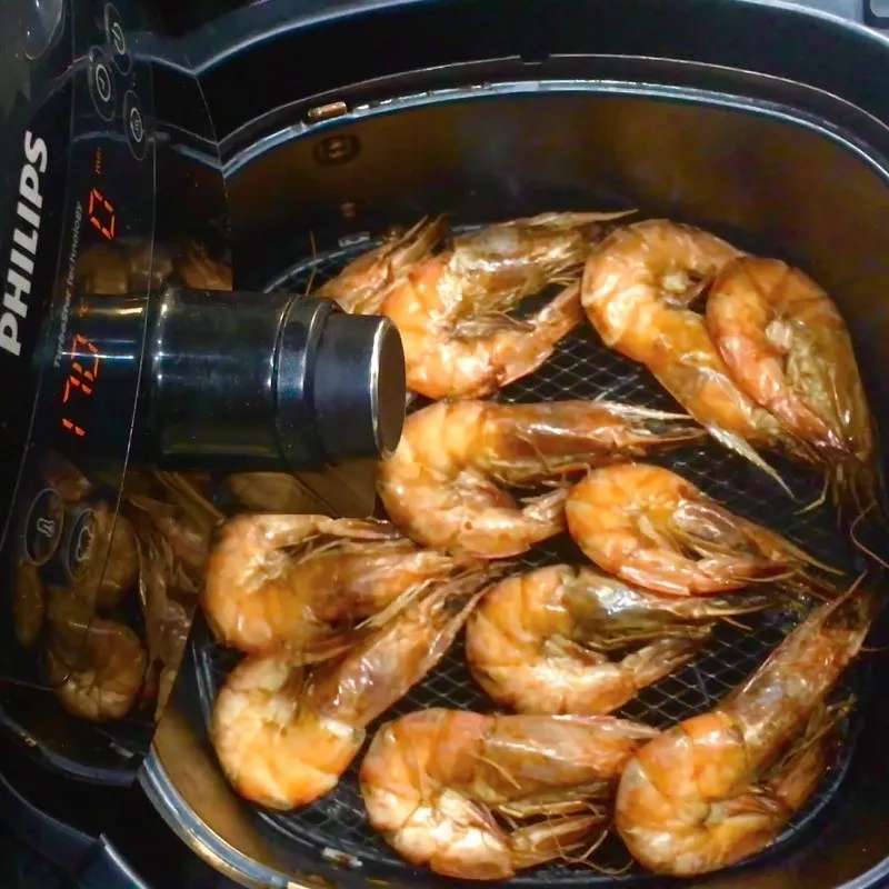 Chiên tôm bằng nồi chiên không dầu Tôm chiên bơ tỏi bằng nồi chiên không dầu