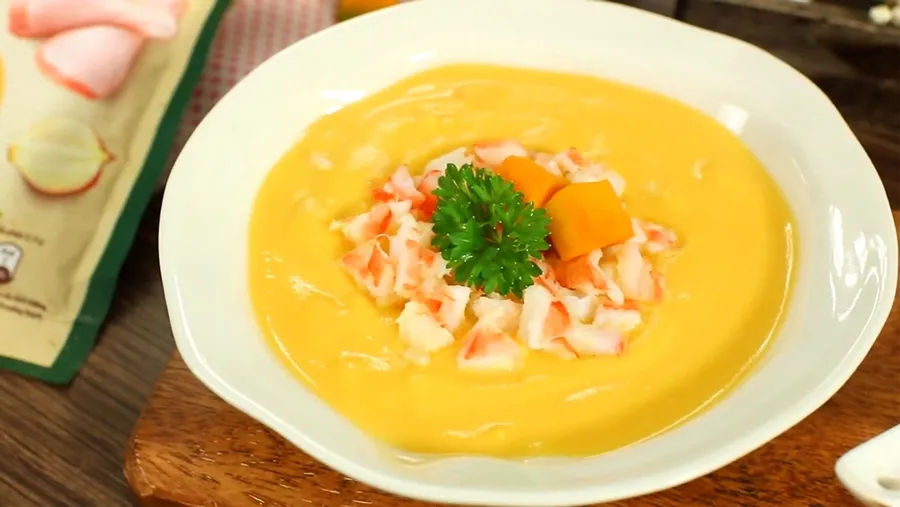 Món ăn dặm từ tôm bí đỏ cho bé