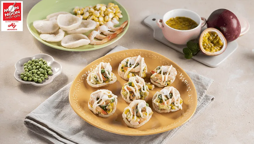 Snack phồng tôm rau củ được trình bày đẹp mắt