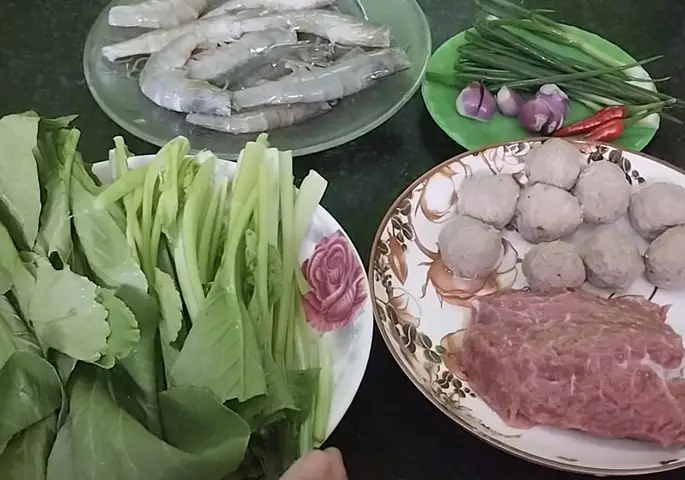 Hướng Dẫn Chi Tiết Cách Nấu Mì Gói Ngon Chuẩn Vị Tại Nhà